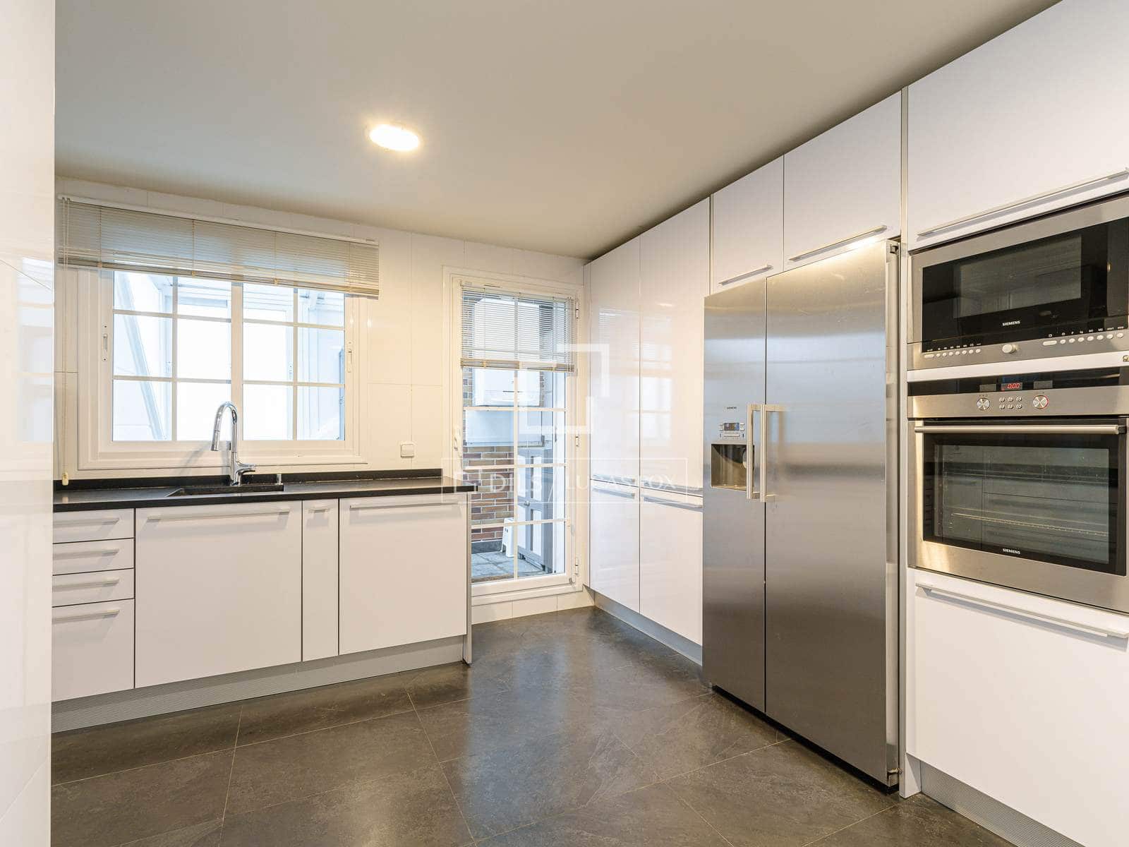 4 Zimmer Apartment zu vermieten in Madrid Stadt mit Pool Garage - 3.500 € (Ref: 9778993)