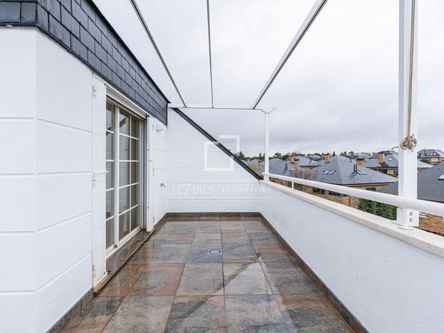 4 Zimmer Apartment zu vermieten in Madrid Stadt mit Pool Garage - 3.500 € (Ref: 9778993)