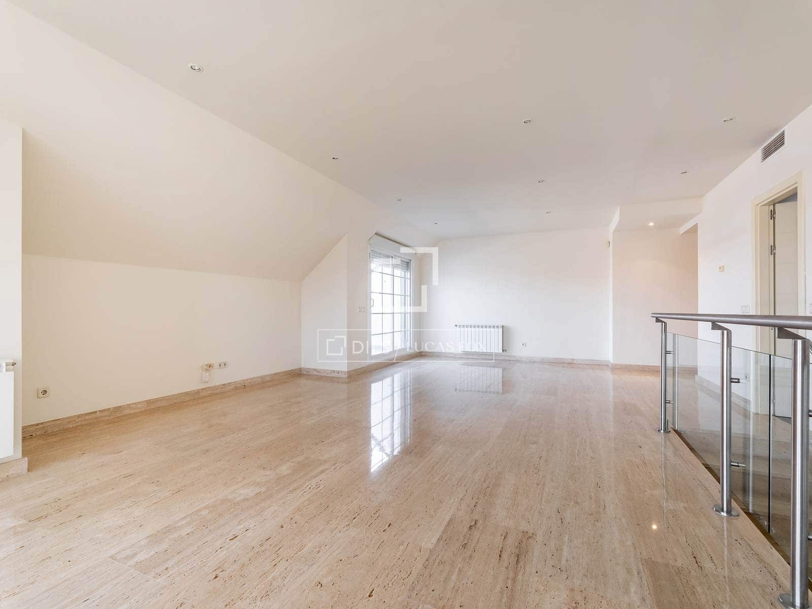 4 bedroom Apartment for rent in Madrid city with pool garage - € 3,500 (Ref: 9778993)