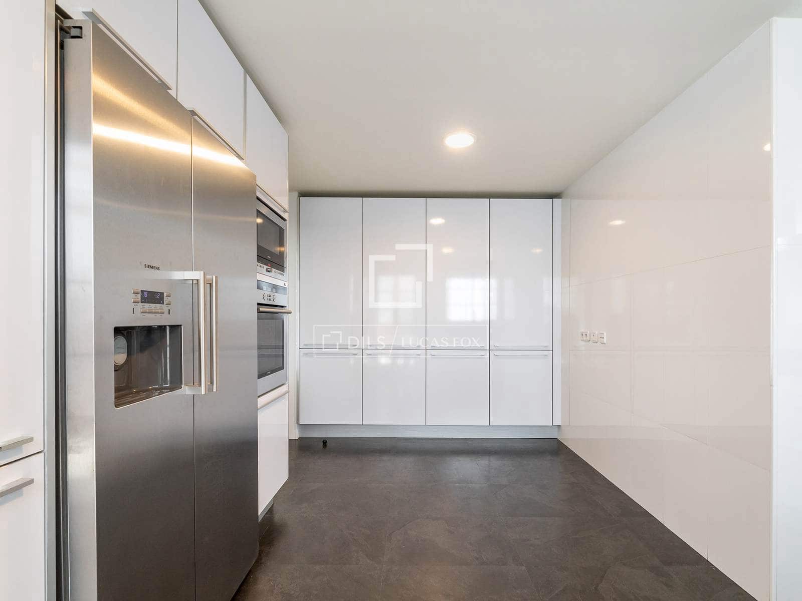 4 bedroom Apartment for rent in Madrid city with pool garage - € 3,500 (Ref: 9778993)