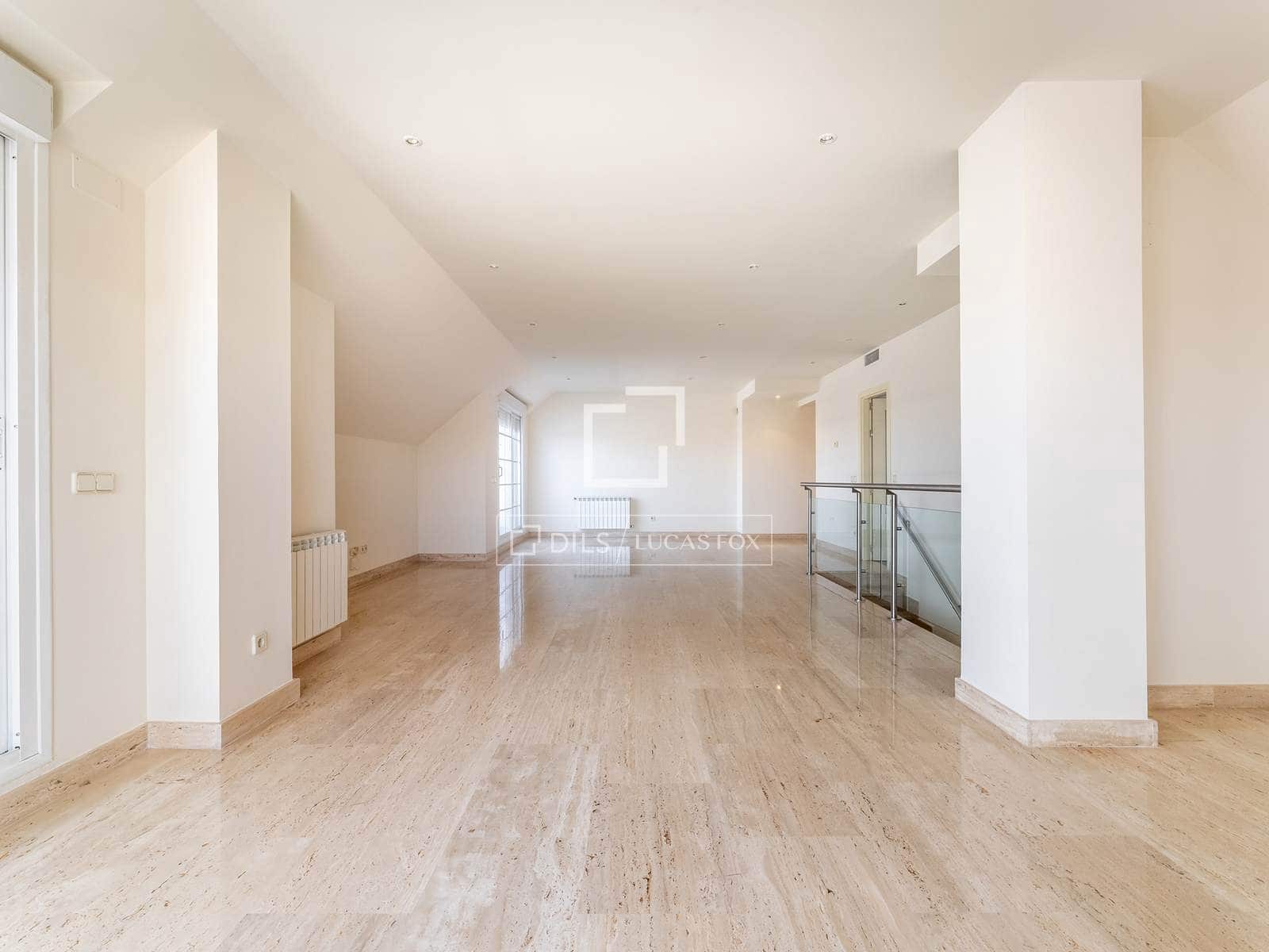 4 bedroom Apartment for rent in Madrid city with pool garage - € 3,500 (Ref: 9778993)