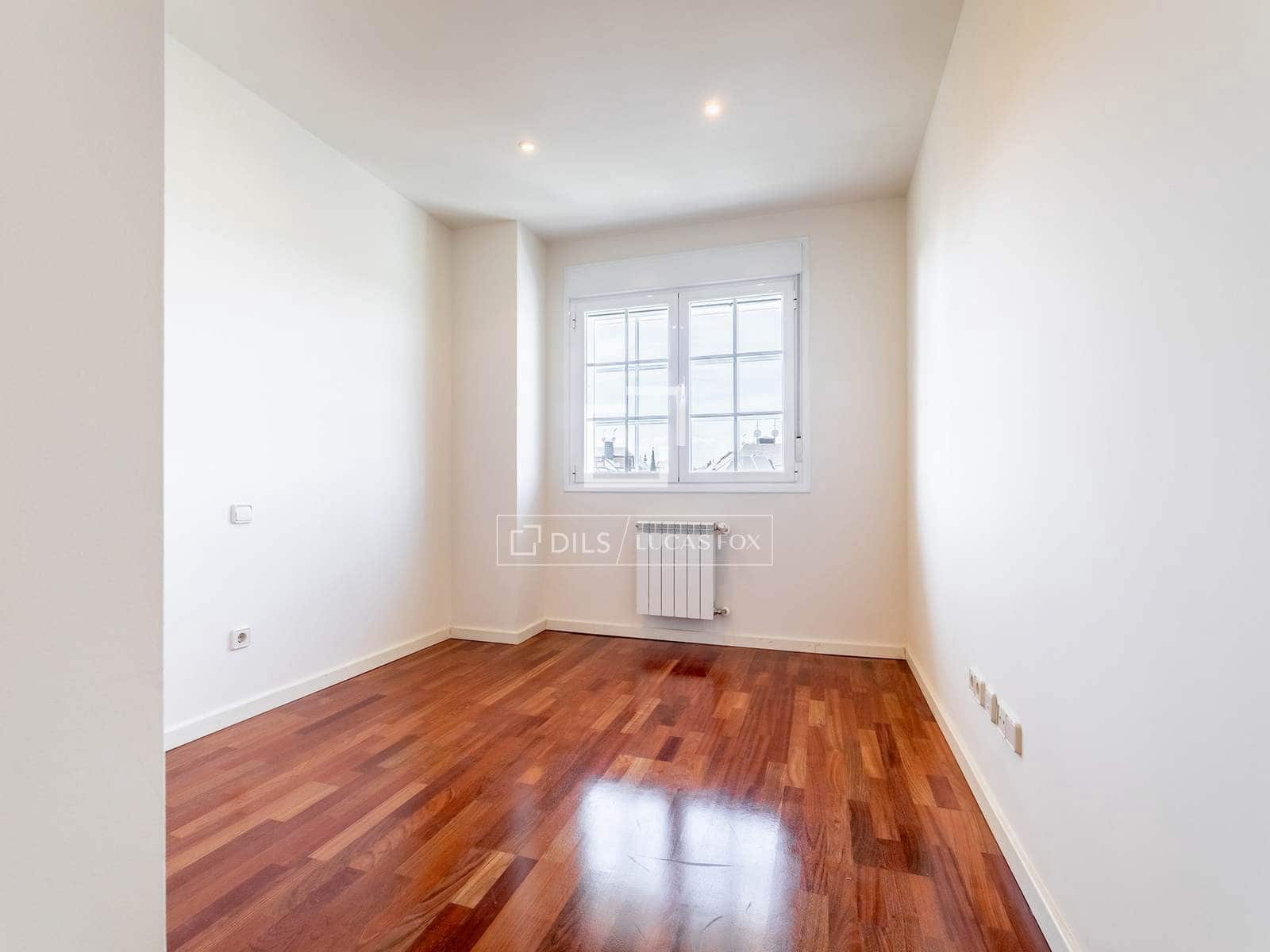 4 bedroom Apartment for rent in Madrid city with pool garage - € 3,500 (Ref: 9778993)