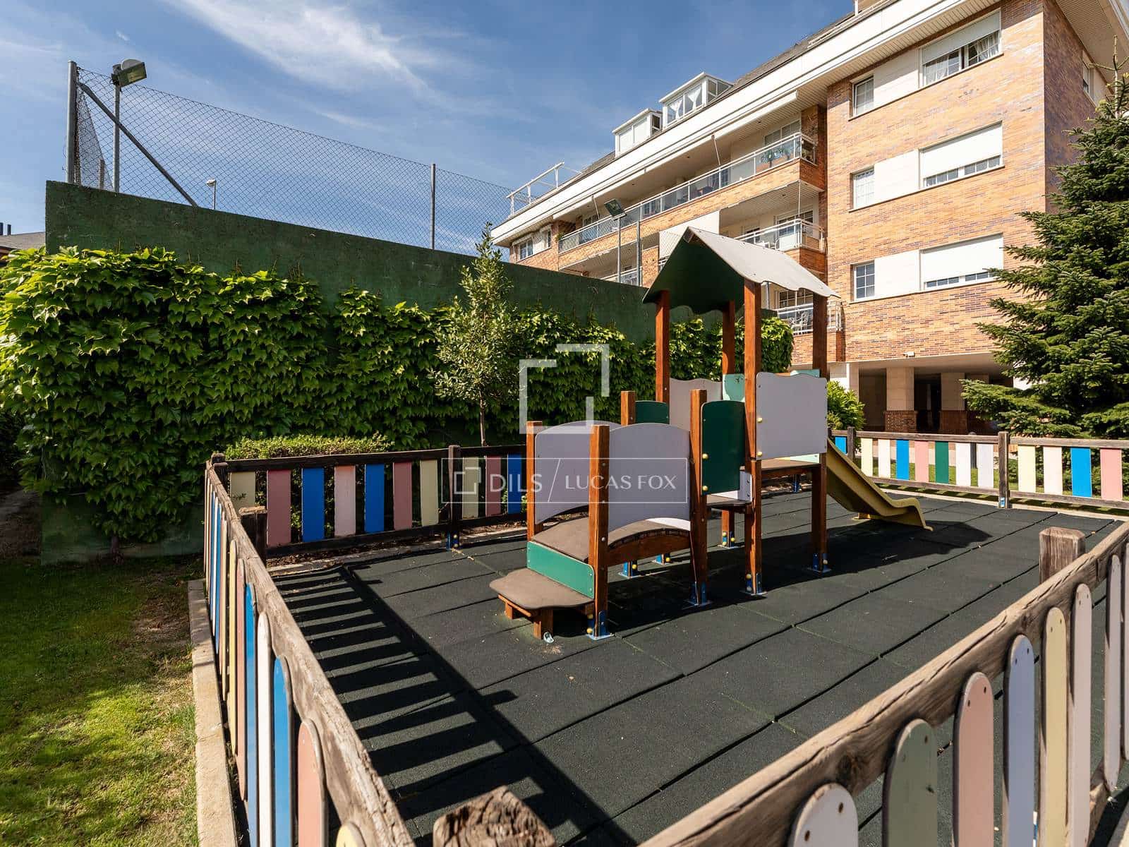 4 bedroom Apartment for rent in Madrid city with pool garage - € 3,500 (Ref: 9778993)