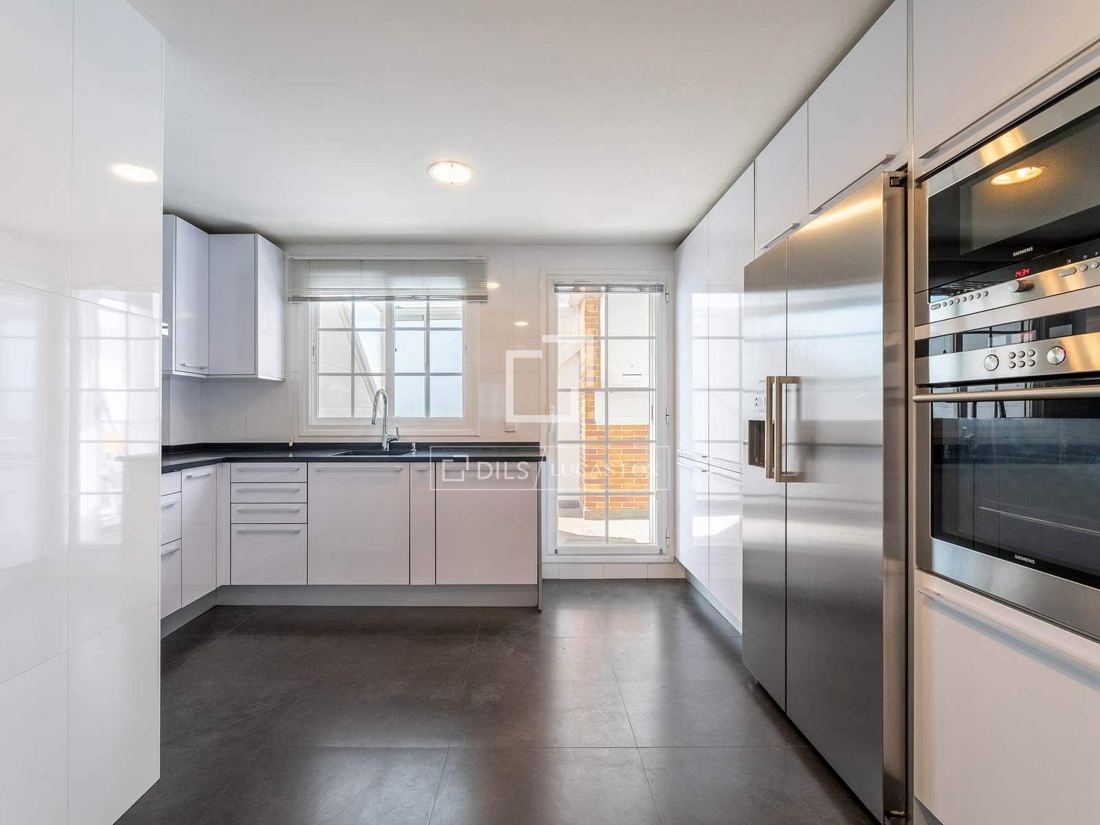 4 bedroom Apartment for rent in Madrid city with pool garage - € 3,500 (Ref: 9778993)