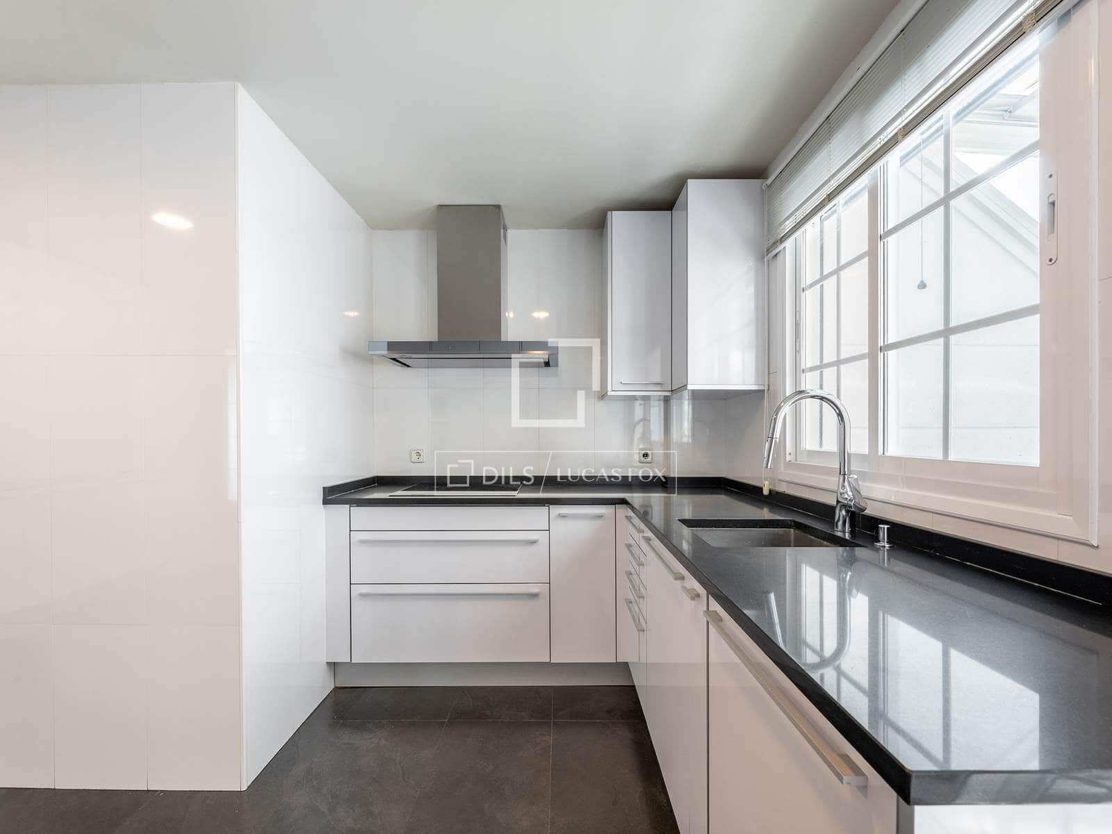 4 bedroom Apartment for rent in Madrid city with pool garage - € 3,500 (Ref: 9778993)