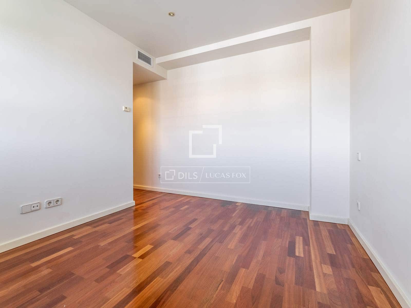 4 bedroom Apartment for rent in Madrid city with pool garage - € 3,500 (Ref: 9778993)