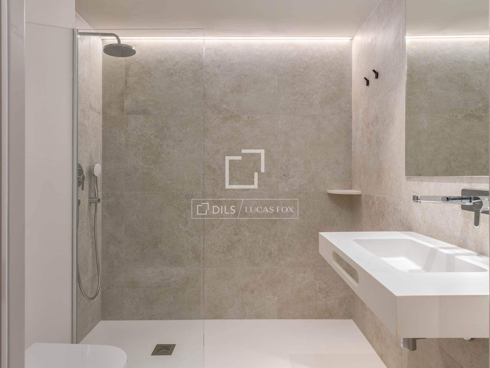 2 slaapkamer Appartement te koop in Gerona stad met garage - € 485.000 (Ref: 9779146)