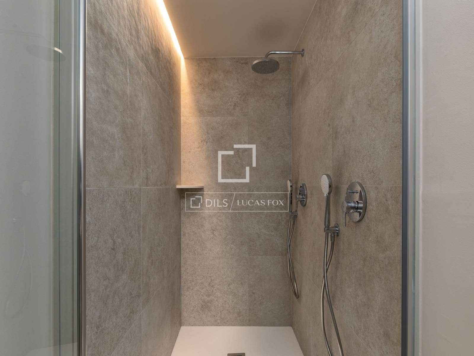 2 slaapkamer Appartement te koop in Gerona stad - € 436.000 (Ref: 9779147)