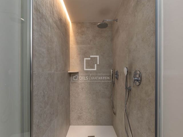 2 slaapkamer Appartement te koop in Gerona stad - € 436.000 (Ref: 9779147)