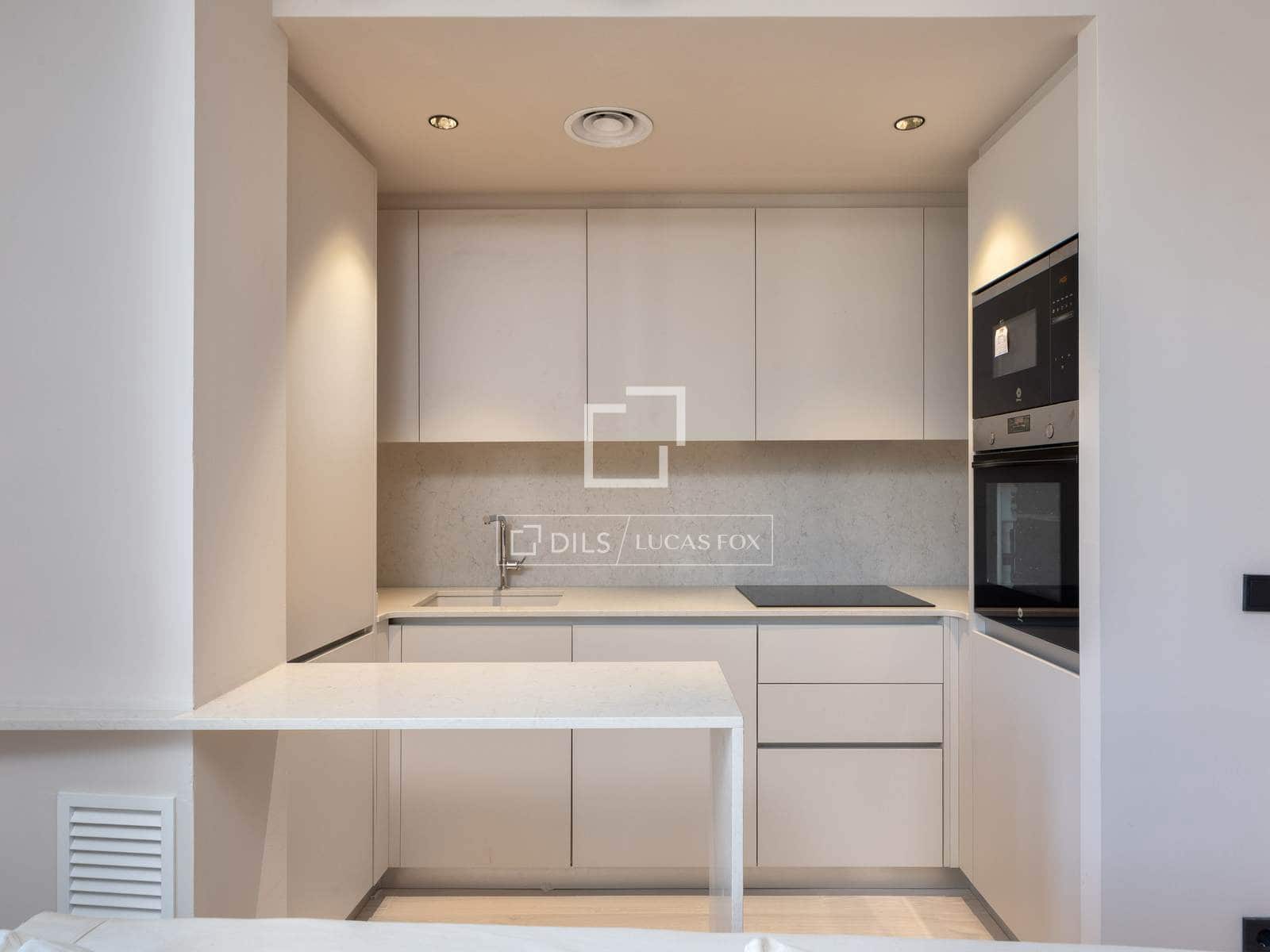 2 slaapkamer Appartement te koop in Gerona stad - € 436.000 (Ref: 9779147)