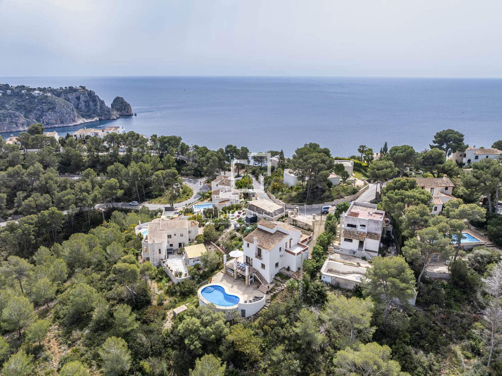 Chalet de 4 habitaciones en Javea / Xàbia en venta con piscina garaje - 860.000 € (Ref: 9779149)