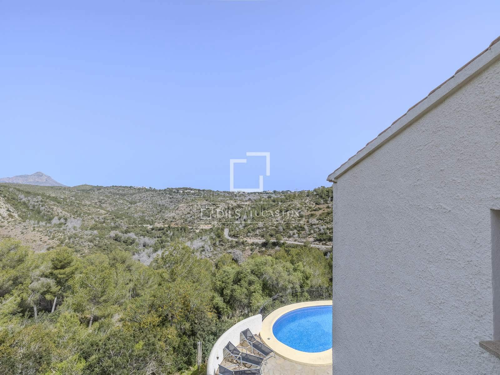 Chalet de 4 habitaciones en Javea / Xàbia en venta con piscina garaje - 860.000 € (Ref: 9779149)