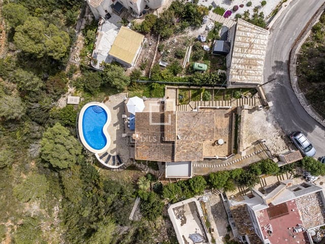 Chalet de 4 habitaciones en Javea / Xàbia en venta con piscina garaje - 860.000 € (Ref: 9779149)