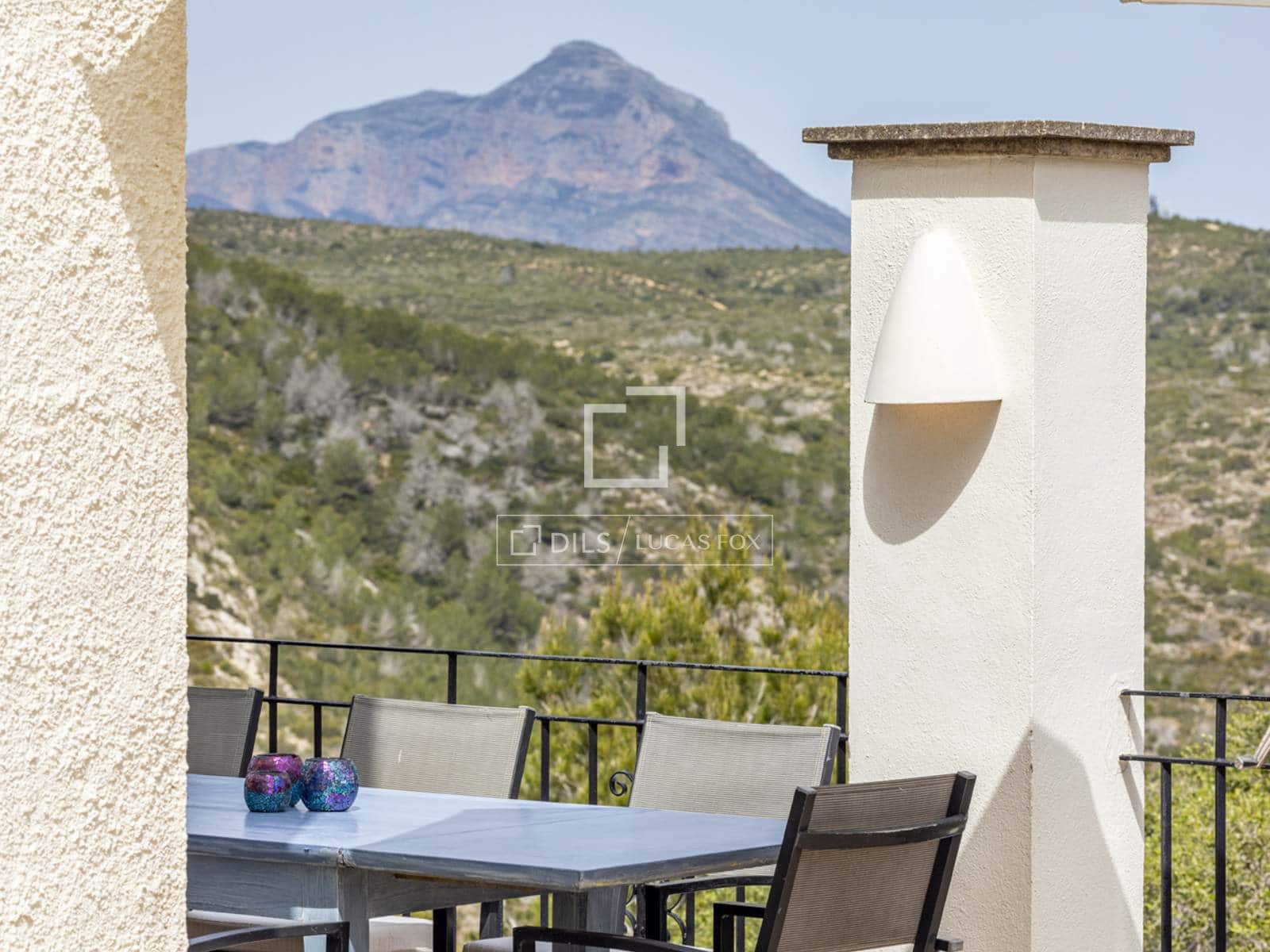 Chalet de 4 habitaciones en Javea / Xàbia en venta con piscina garaje - 860.000 € (Ref: 9779149)