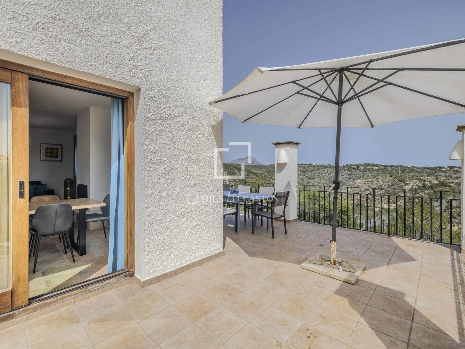 Chalet de 4 habitaciones en Javea / Xàbia en venta con piscina garaje - 860.000 € (Ref: 9779149)