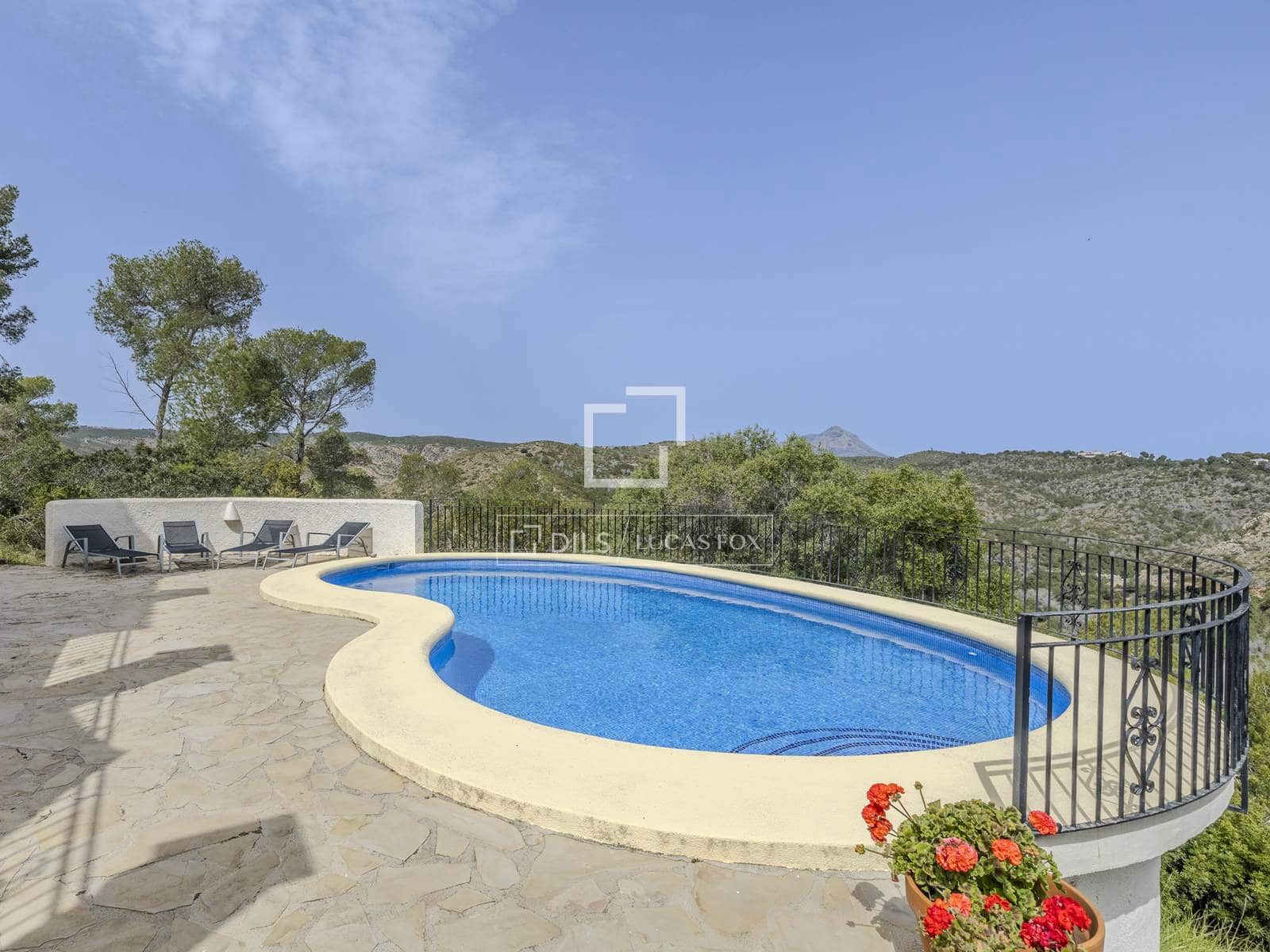 Chalet de 4 habitaciones en Javea / Xàbia en venta con piscina garaje - 860.000 € (Ref: 9779149)