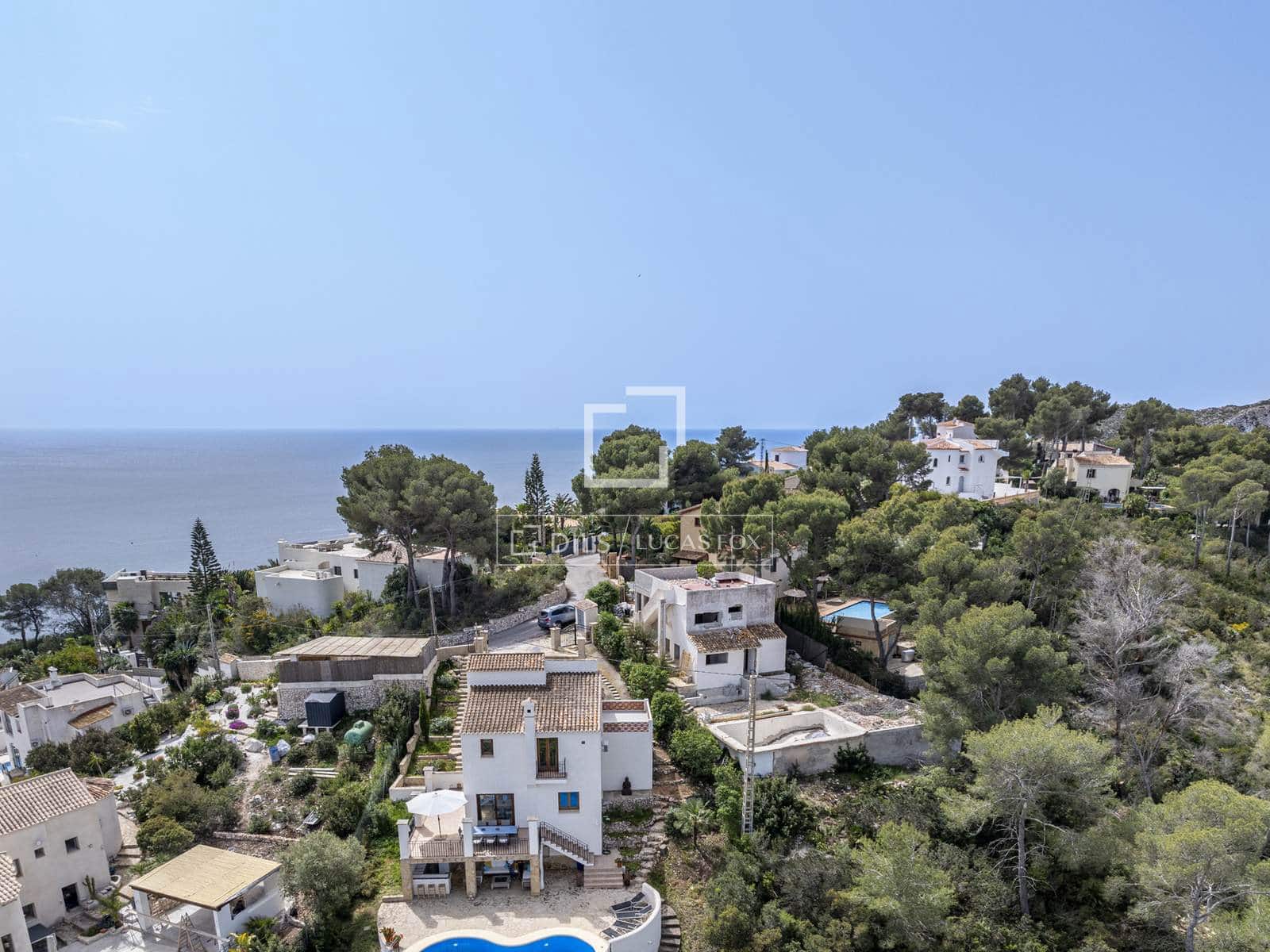 Chalet de 4 habitaciones en Javea / Xàbia en venta con piscina garaje - 860.000 € (Ref: 9779149)