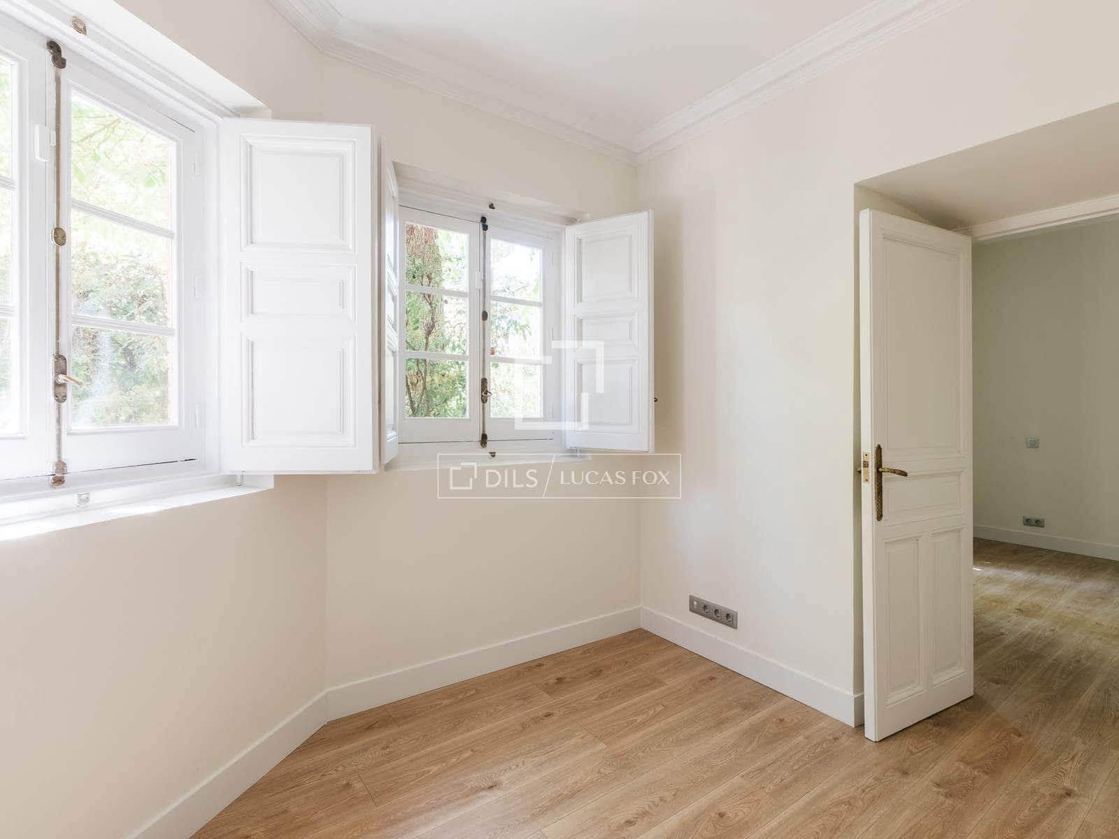 6 bedroom Villa for rent in Madrid city with pool garage - € 3,500 (Ref: 9779150)