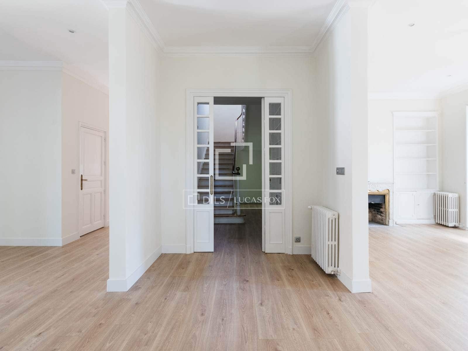 6 bedroom Villa for rent in Madrid city with pool garage - € 3,500 (Ref: 9779150)