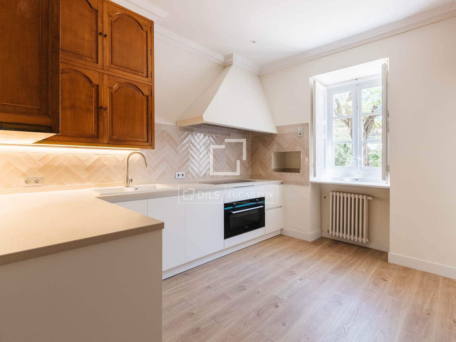 6 bedroom Villa for rent in Madrid city with pool garage - € 3,500 (Ref: 9779150)