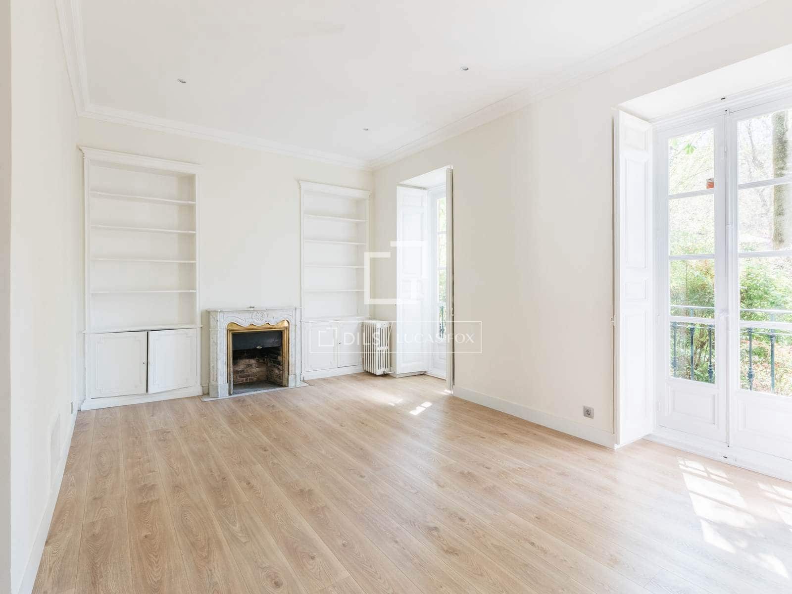 6 bedroom Villa for rent in Madrid city with pool garage - € 3,500 (Ref: 9779150)