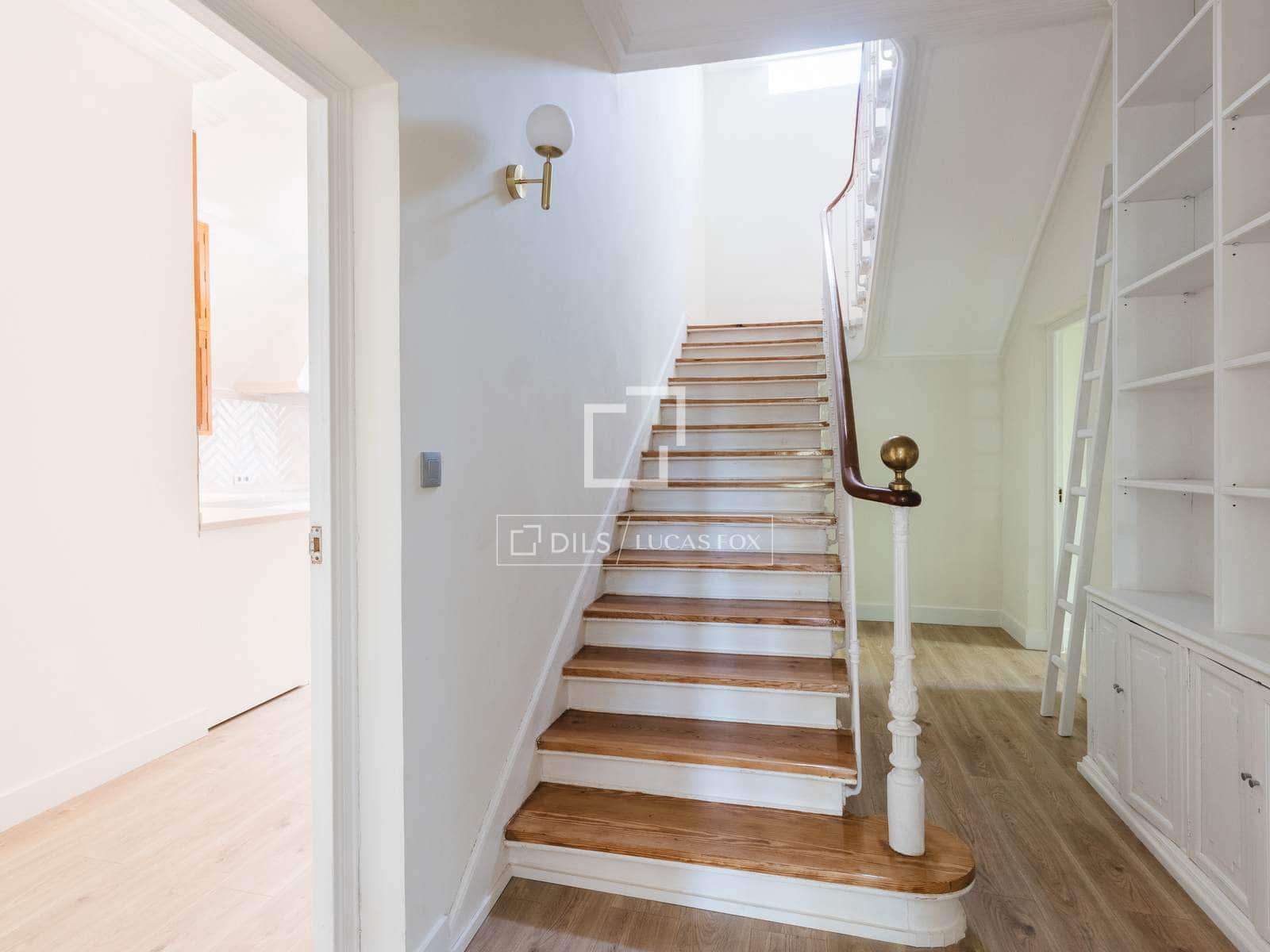 6 bedroom Villa for rent in Madrid city with pool garage - € 3,500 (Ref: 9779150)