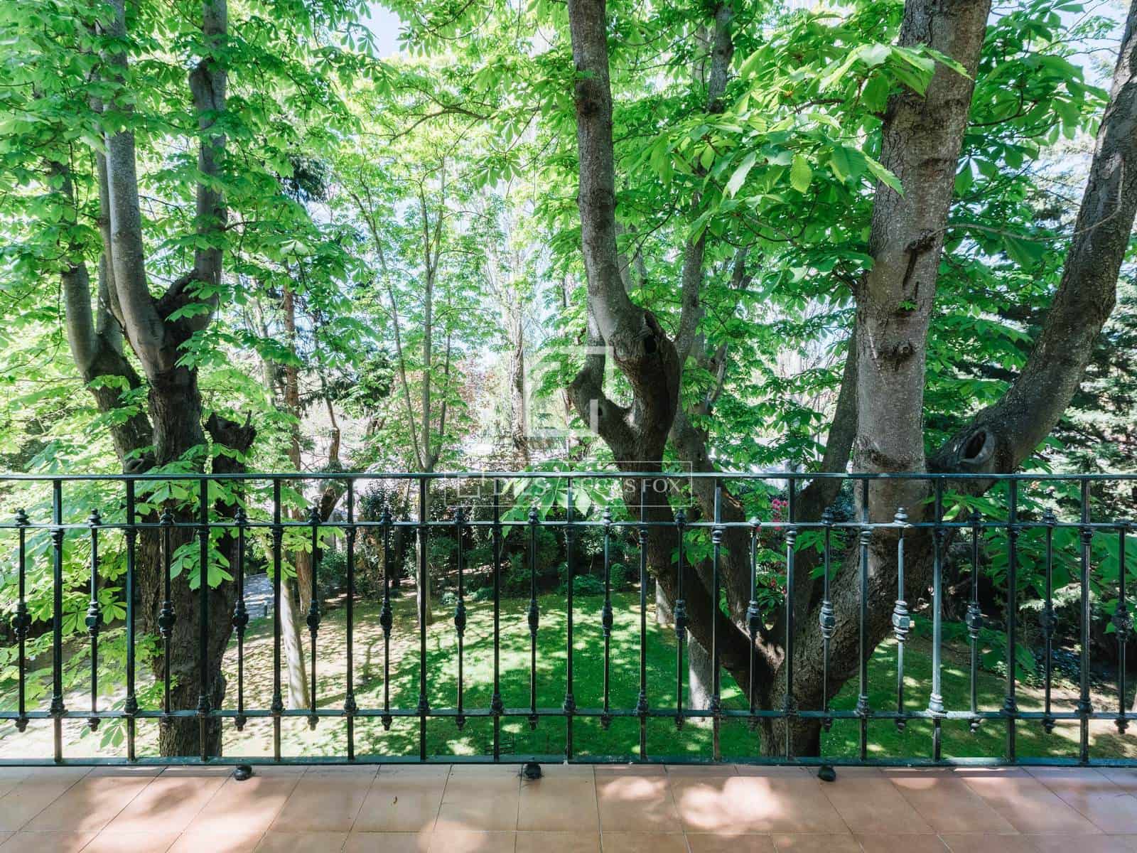 6 bedroom Villa for rent in Madrid city with pool garage - € 3,500 (Ref: 9779150)