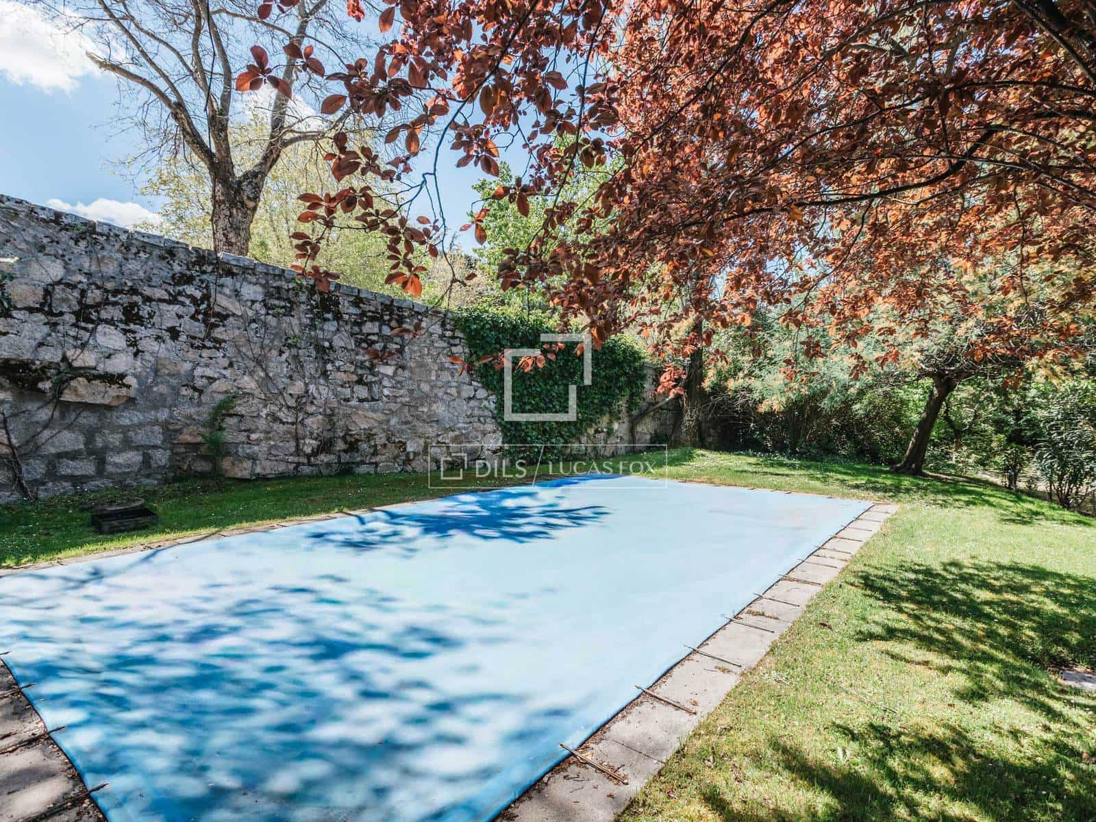 6 bedroom Villa for rent in Madrid city with pool garage - € 3,500 (Ref: 9779150)