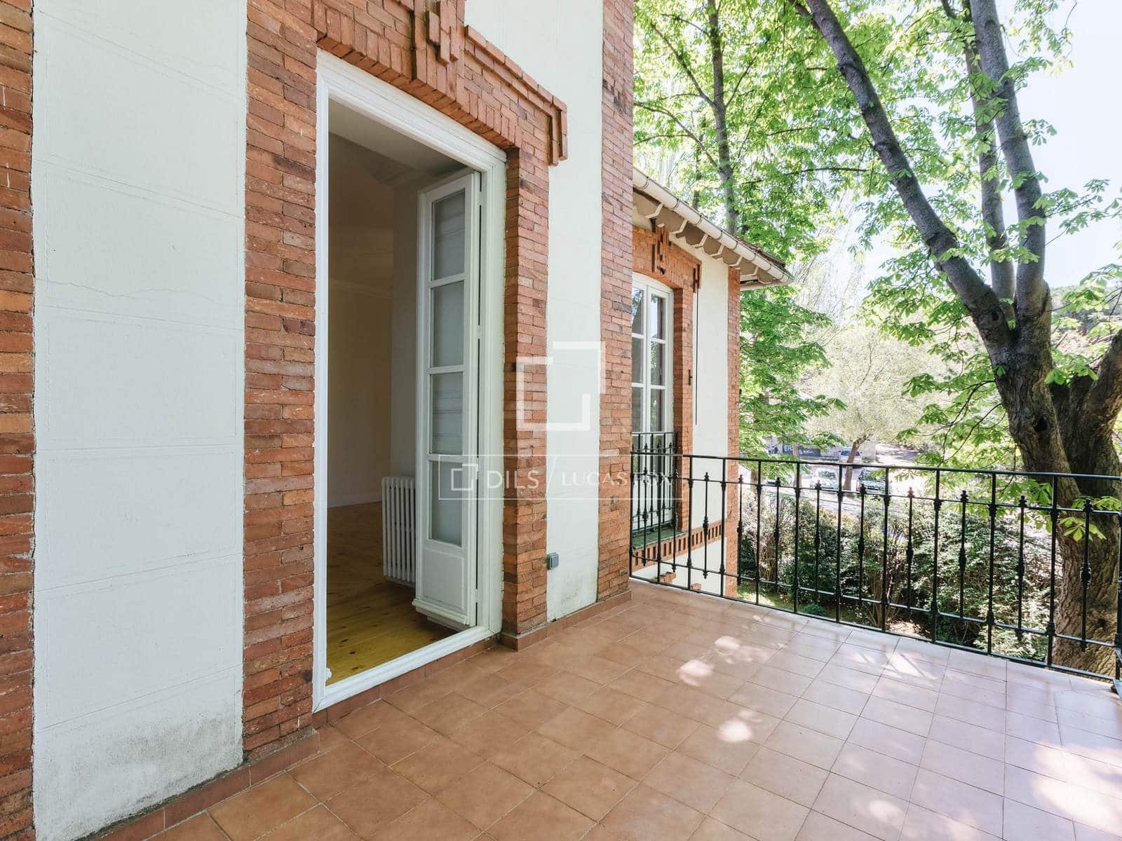 6 bedroom Villa for rent in Madrid city with pool garage - € 3,500 (Ref: 9779150)