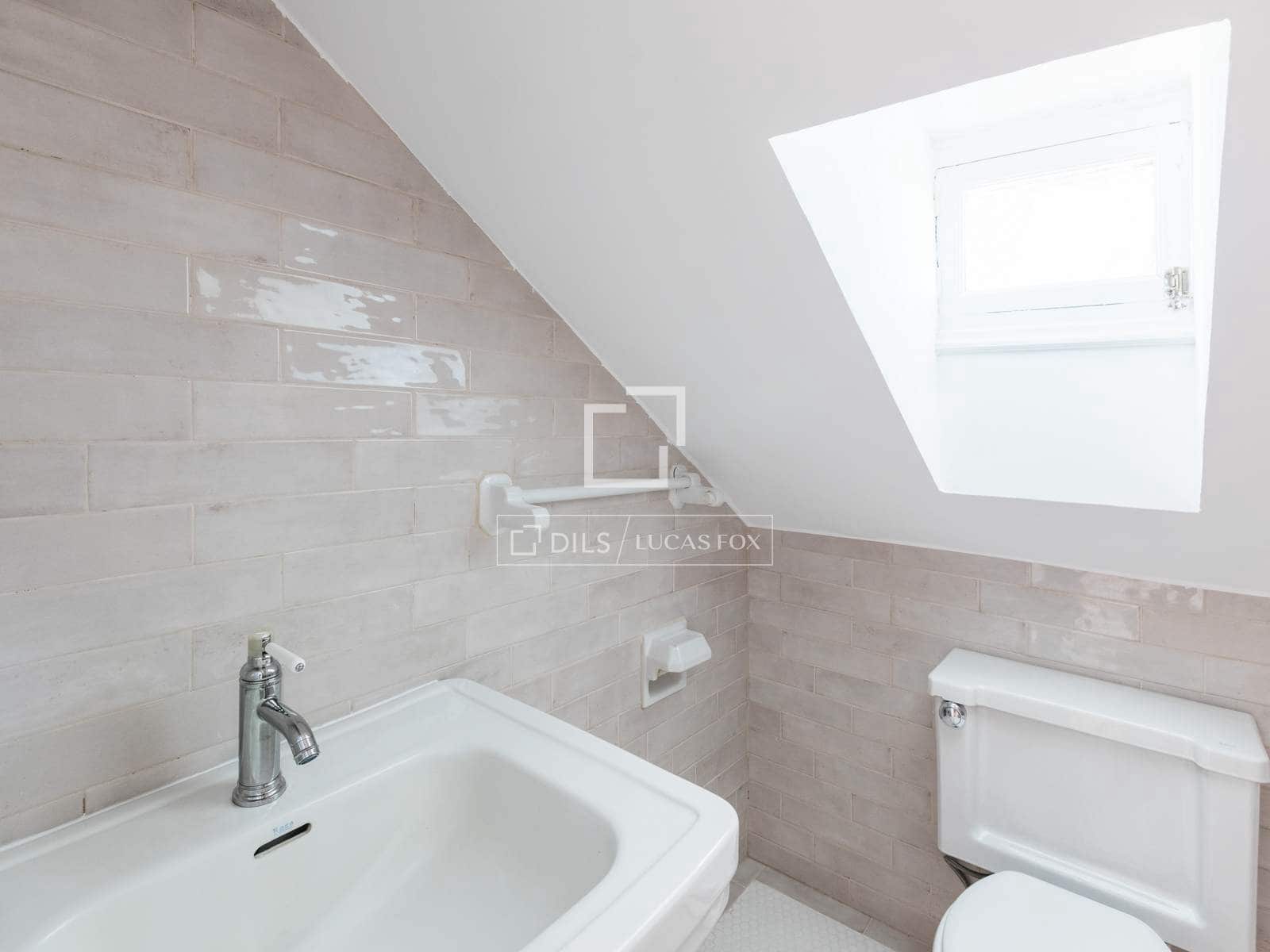 6 bedroom Villa for rent in Madrid city with pool garage - € 3,500 (Ref: 9779150)