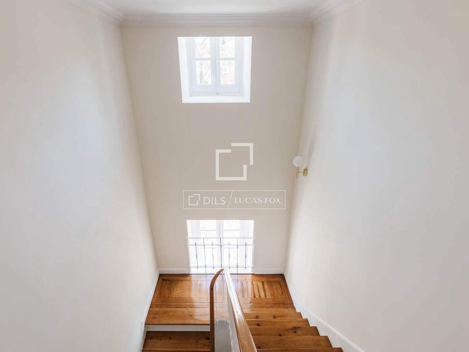 6 bedroom Villa for rent in Madrid city with pool garage - € 3,500 (Ref: 9779150)