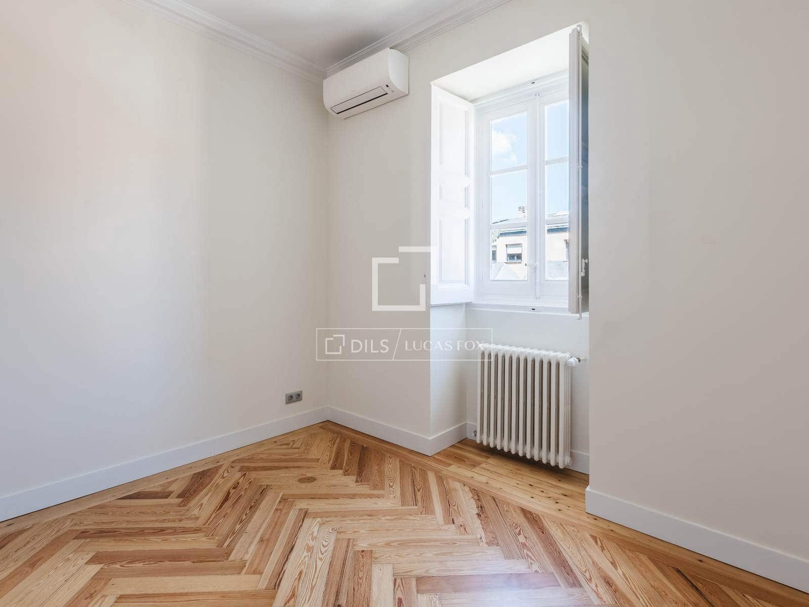 6 bedroom Villa for rent in Madrid city with pool garage - € 3,500 (Ref: 9779150)