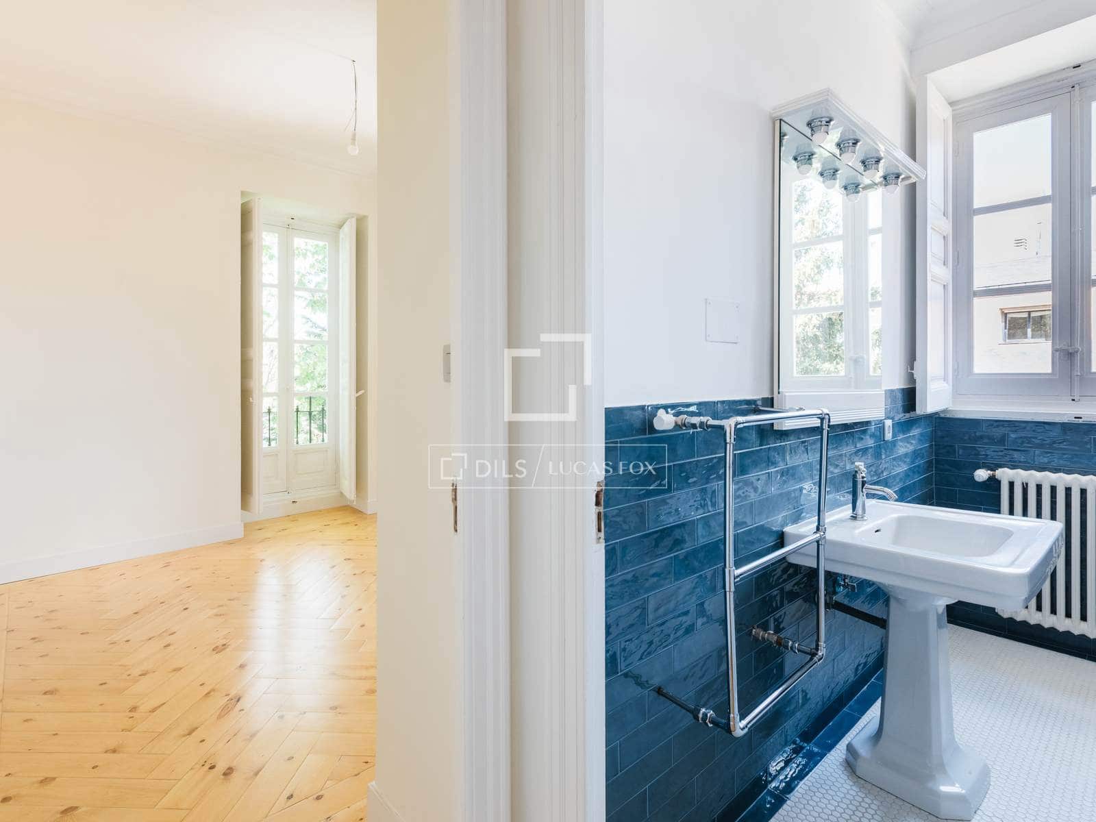 6 bedroom Villa for rent in Madrid city with pool garage - € 3,500 (Ref: 9779150)