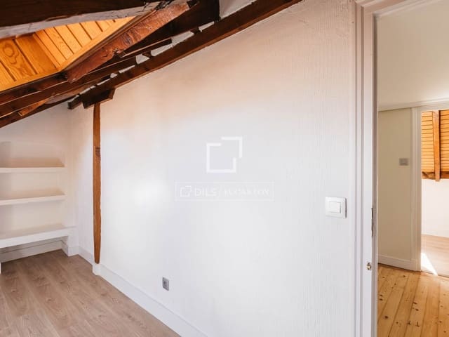 6 Zimmer Villa zu vermieten in Madrid Stadt mit Pool Garage - 3.500 € (Ref: 9779150)