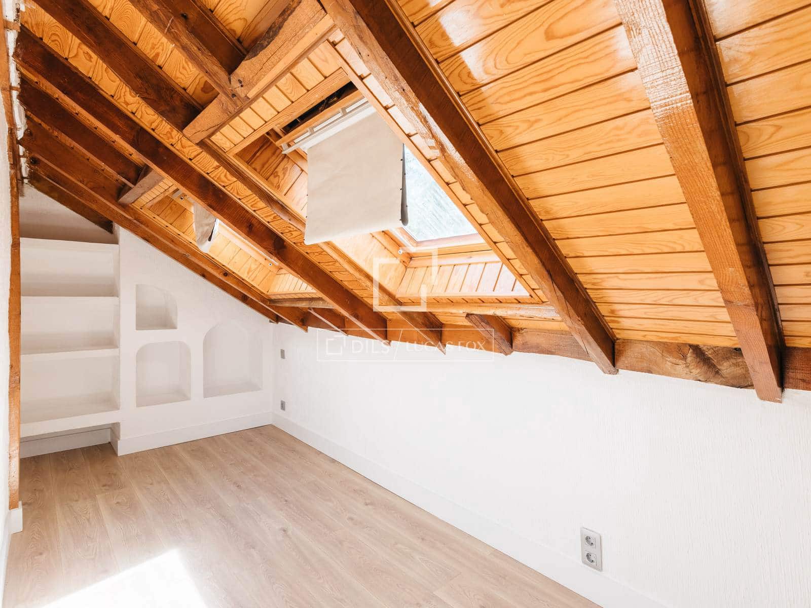 6 bedroom Villa for rent in Madrid city with pool garage - € 3,500 (Ref: 9779150)