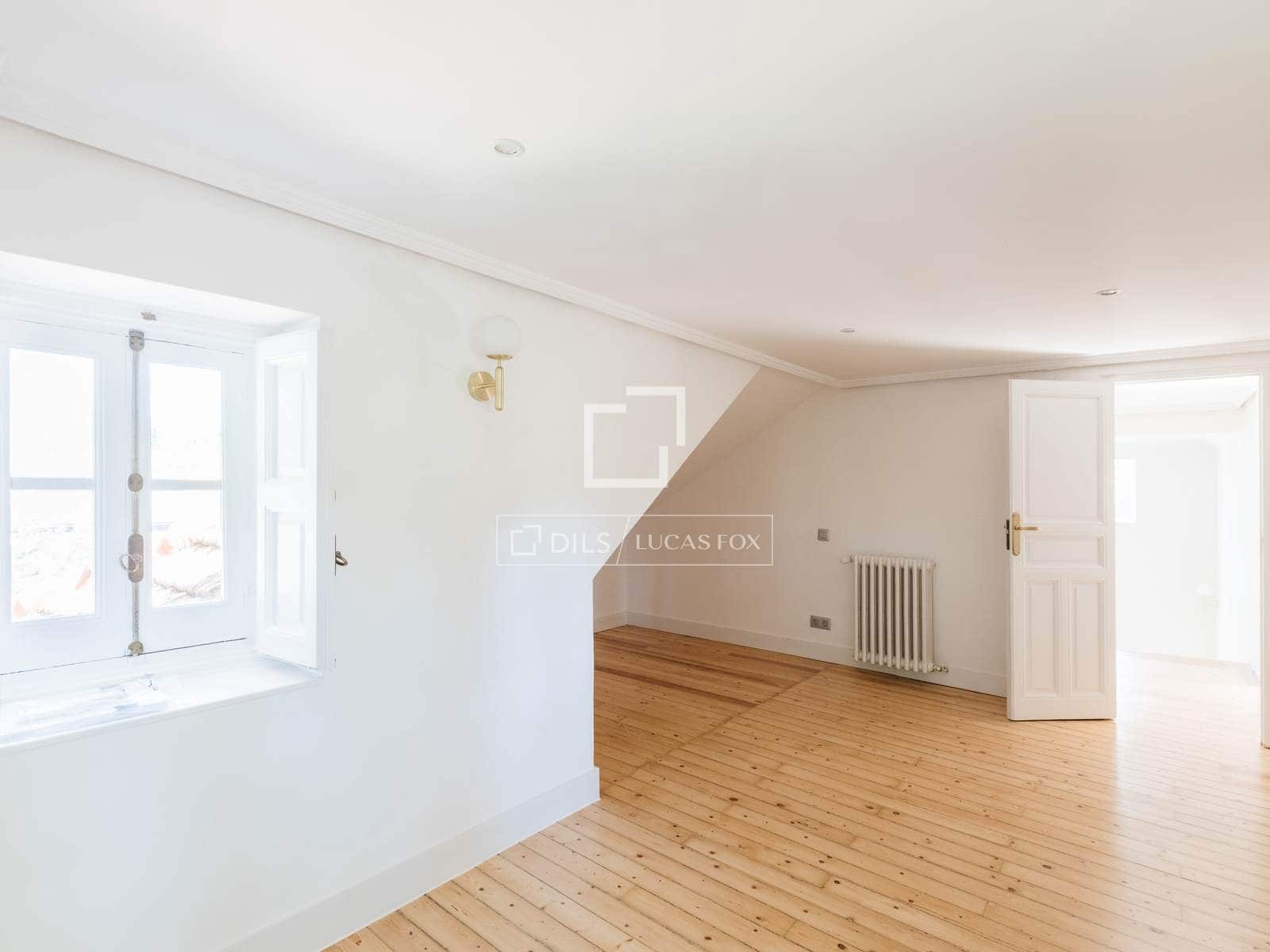 6 bedroom Villa for rent in Madrid city with pool garage - € 3,500 (Ref: 9779150)