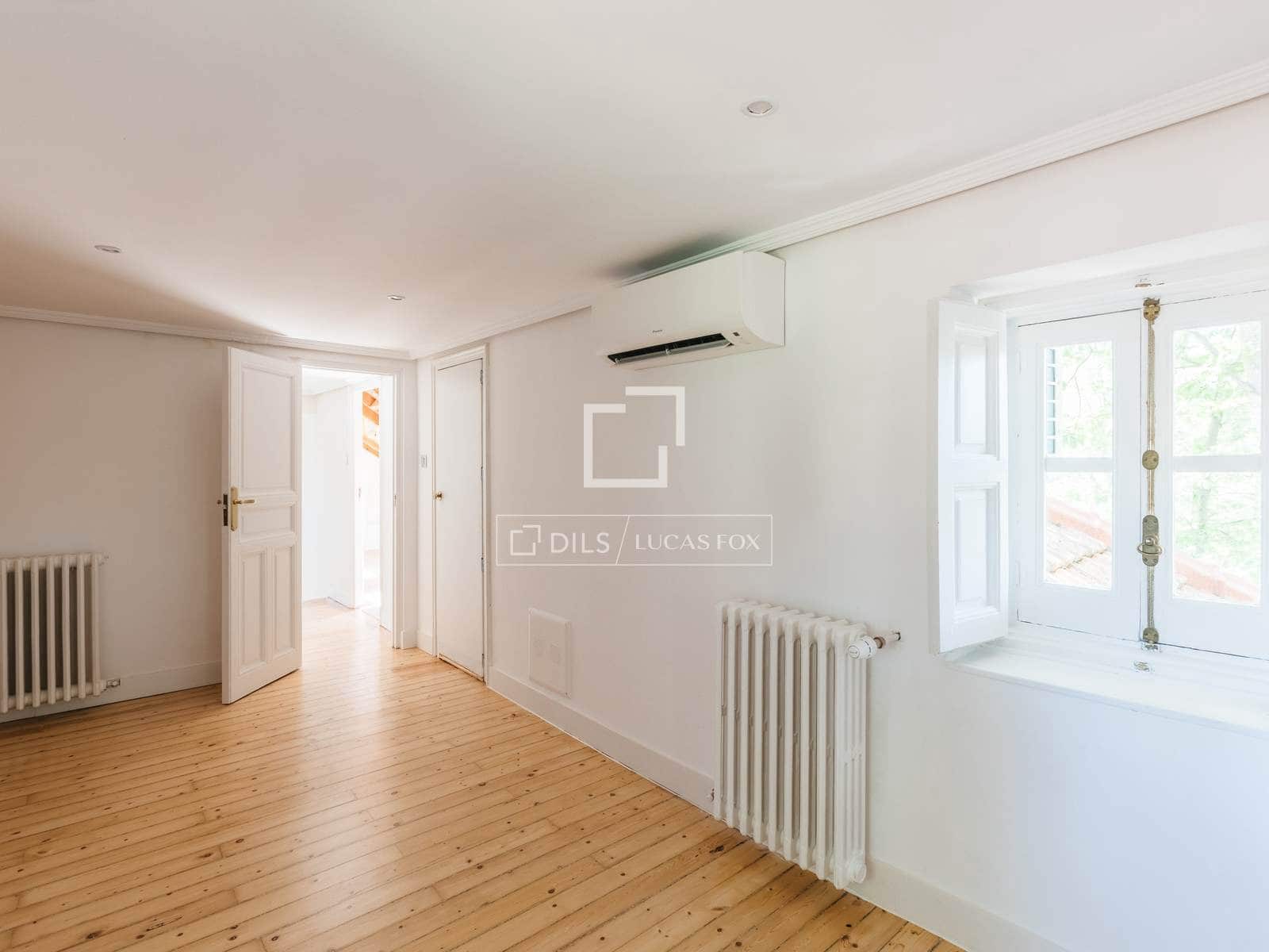 6 bedroom Villa for rent in Madrid city with pool garage - € 3,500 (Ref: 9779150)