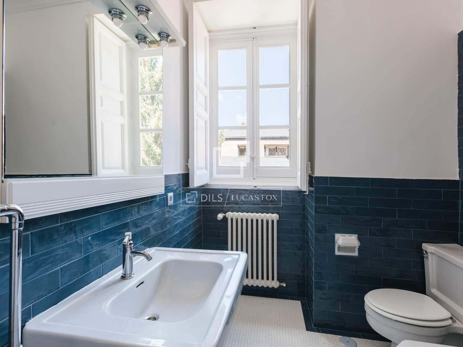 6 bedroom Villa for rent in Madrid city with pool garage - € 3,500 (Ref: 9779150)