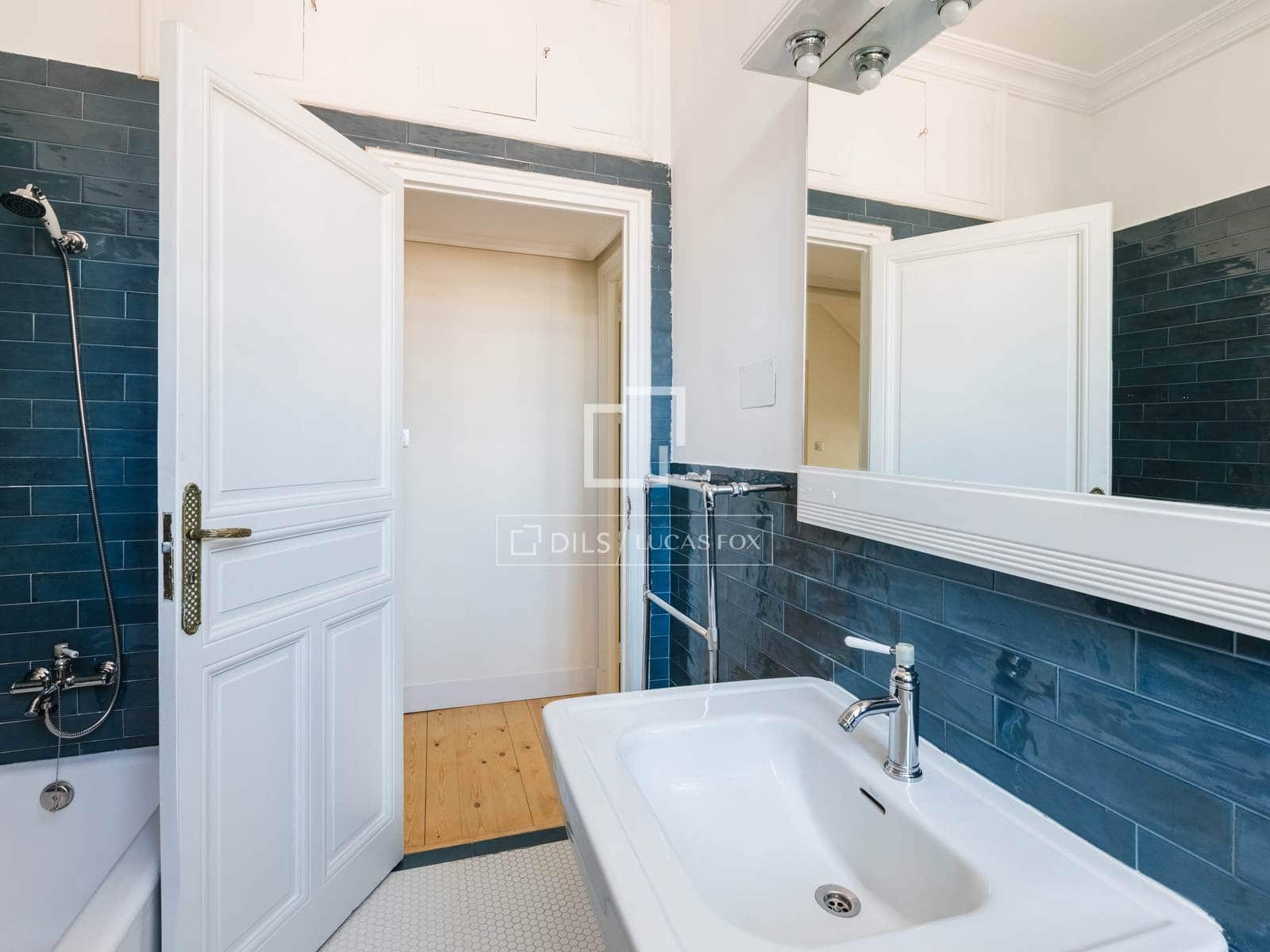 6 bedroom Villa for rent in Madrid city with pool garage - € 3,500 (Ref: 9779150)