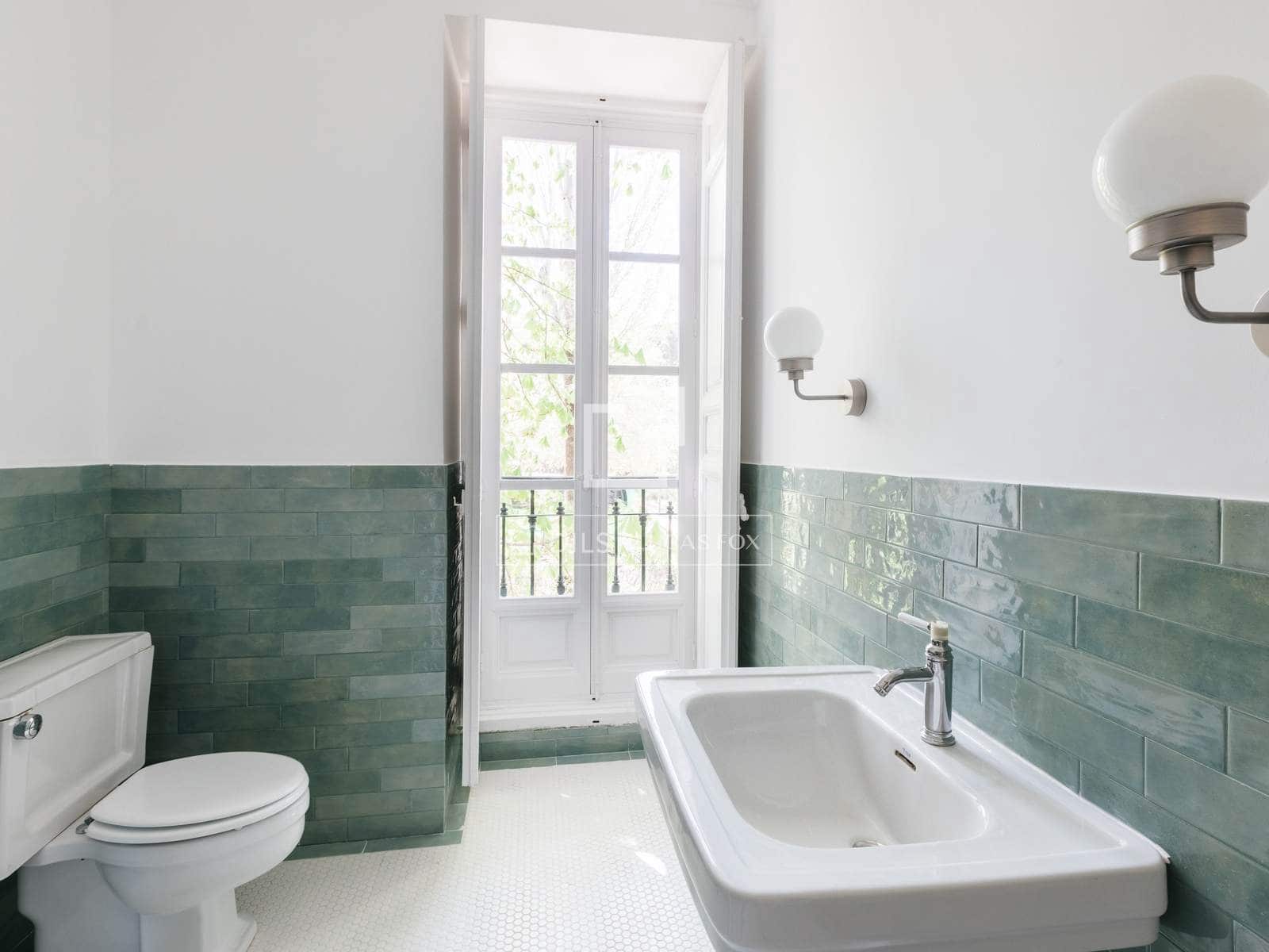 6 bedroom Villa for rent in Madrid city with pool garage - € 3,500 (Ref: 9779150)