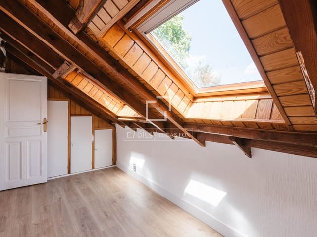 6 Zimmer Villa zu vermieten in Madrid Stadt mit Pool Garage - 3.500 € (Ref: 9779150)