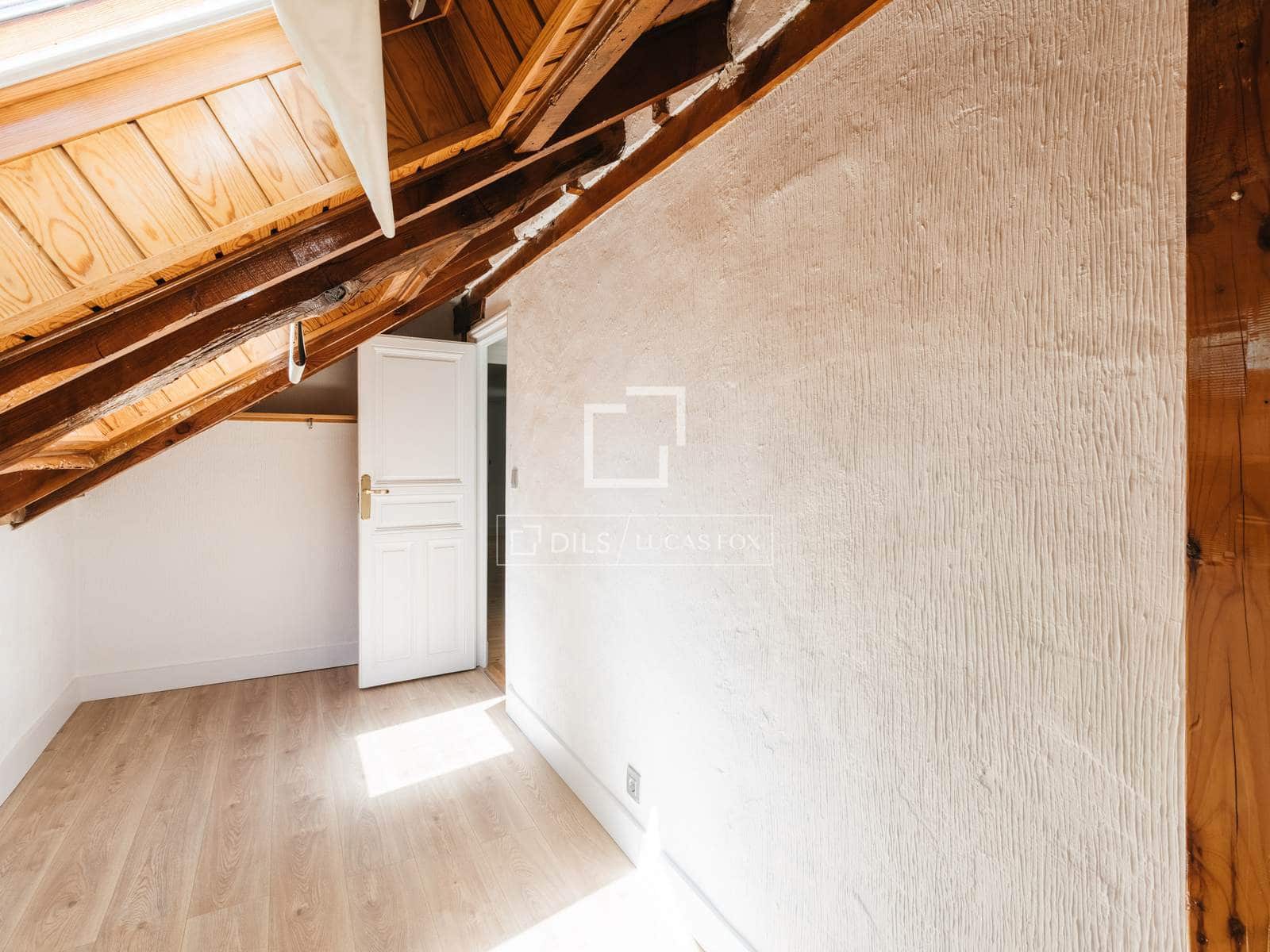 6 bedroom Villa for rent in Madrid city with pool garage - € 3,500 (Ref: 9779150)