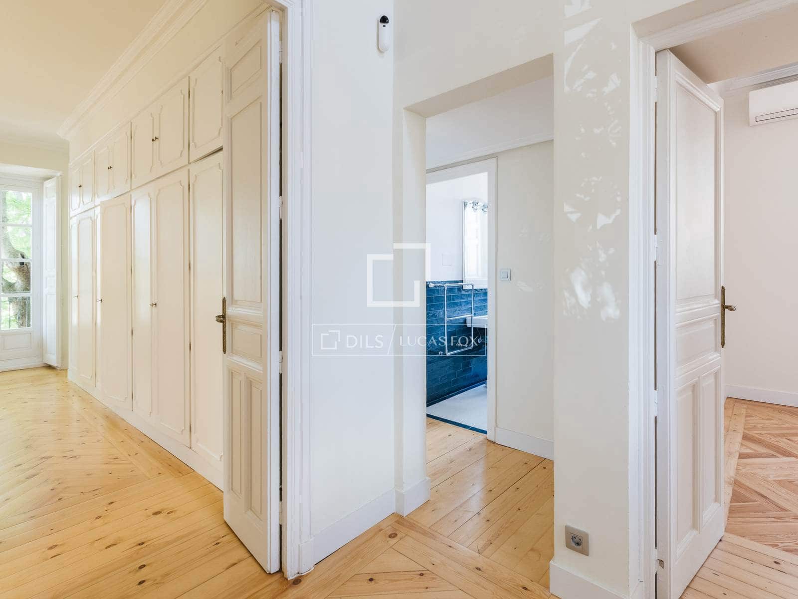 6 bedroom Villa for rent in Madrid city with pool garage - € 3,500 (Ref: 9779150)