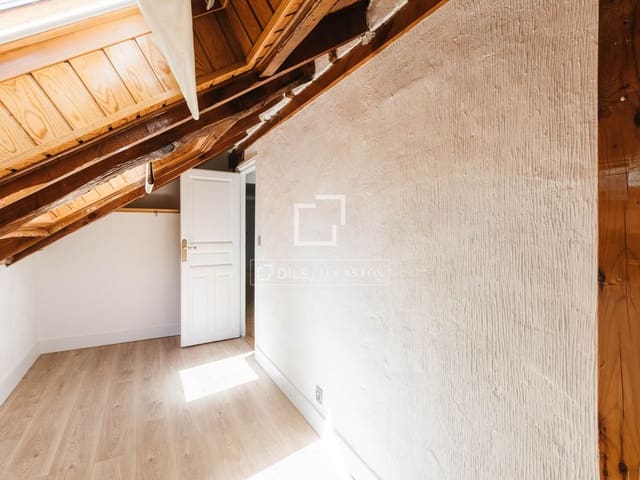 6 Zimmer Villa zu vermieten in Madrid Stadt mit Pool Garage - 3.500 € (Ref: 9779150)