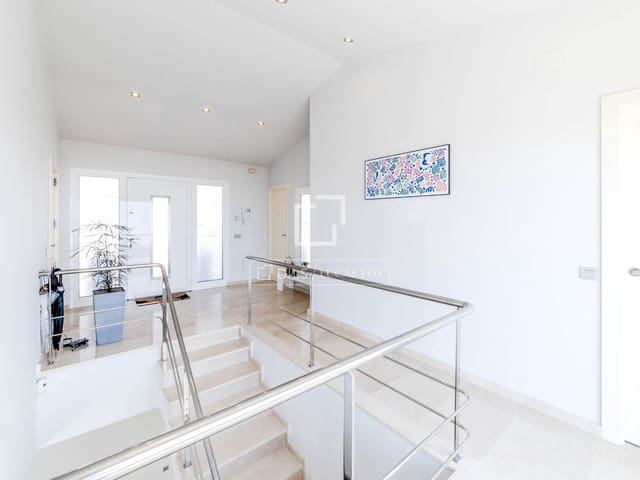 5 soverom Villa til salgs i Sitges med svømmebasseng garasje - € 1 690 000 (Ref: 9779151)