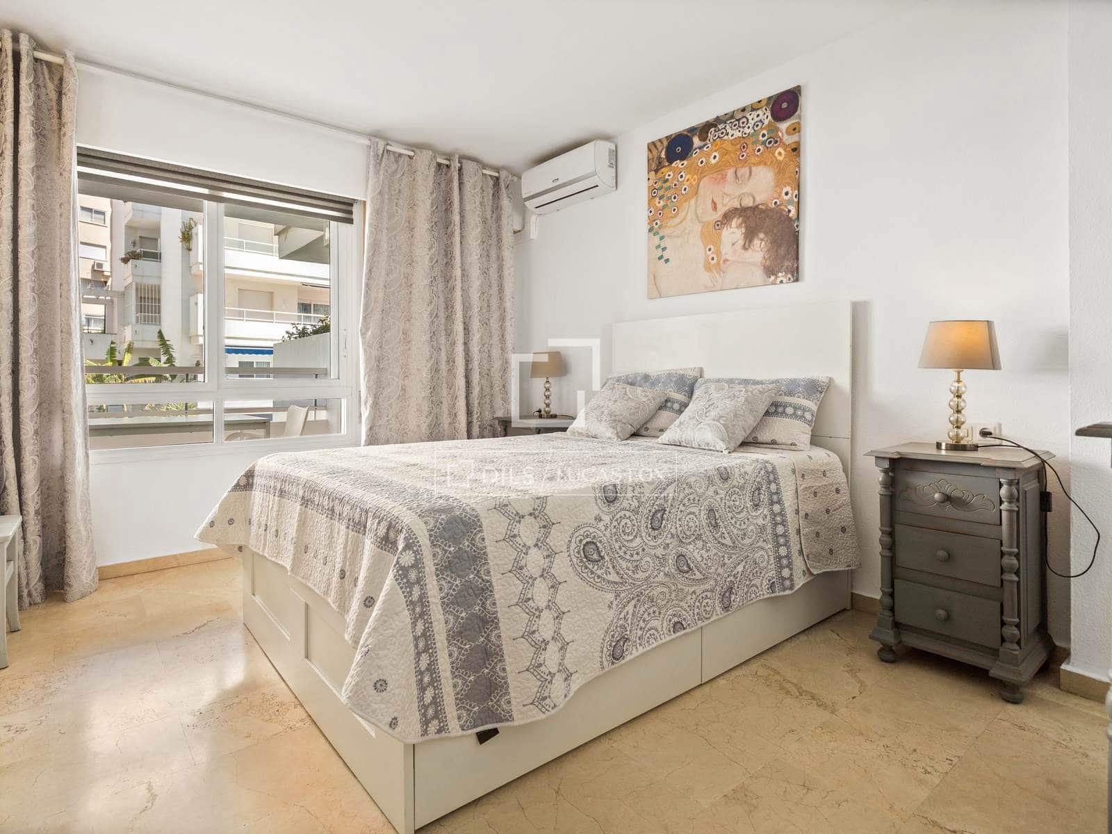 1 Zimmer Apartment zu verkaufen in Estepona mit Pool Garage - 325.000 € (Ref: 9779152)