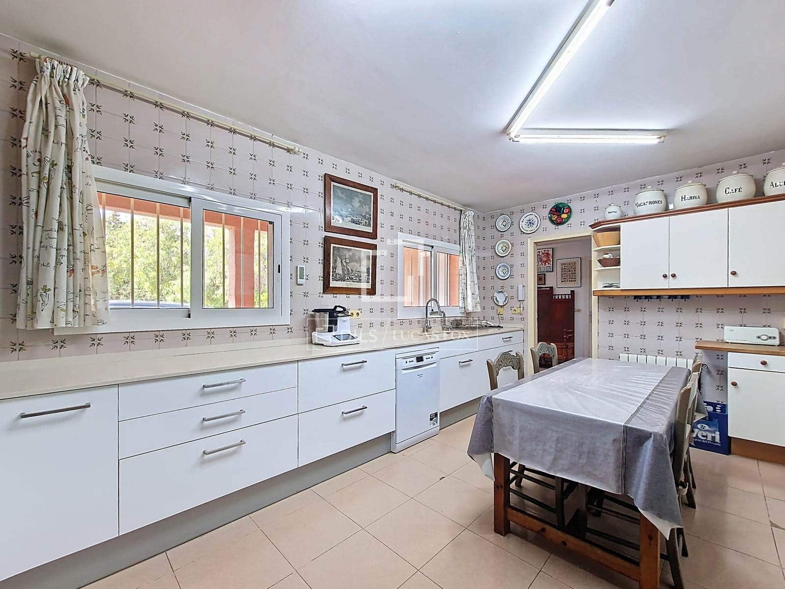 5 soverom Finca/Herregård til salgs i Vilanova i la Geltru med svømmebasseng garasje - € 2 600 000 (Ref: 9779946)