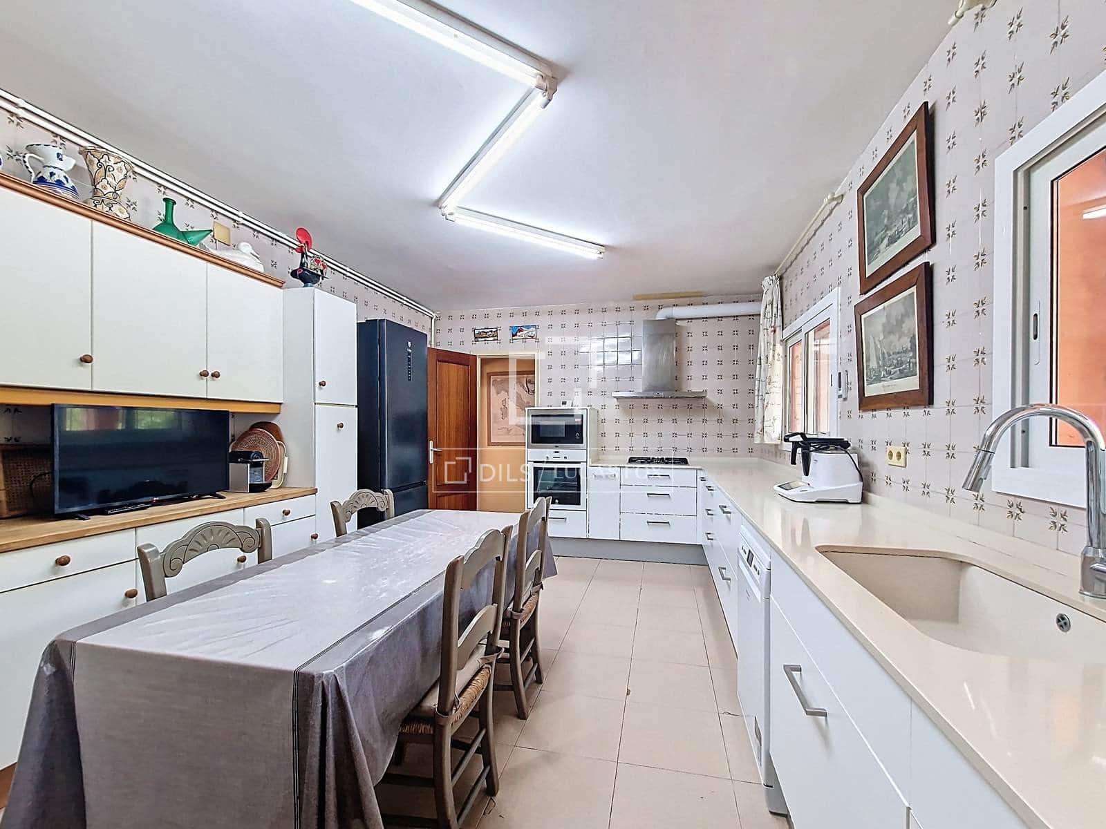 5 soverom Finca/Herregård til salgs i Vilanova i la Geltru med svømmebasseng garasje - € 2 600 000 (Ref: 9779946)