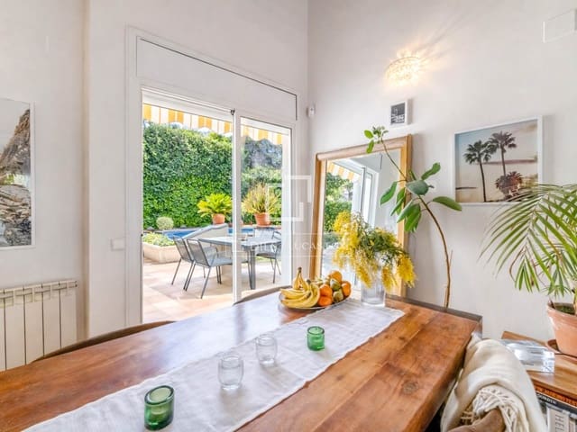 4 soveværelse Villa til salg i Olivella - € 570.000 (Ref: 9780819)