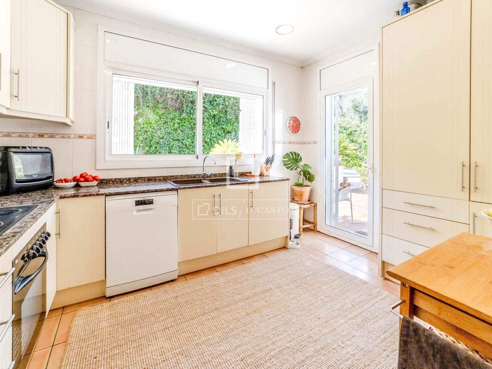 4 soveværelse Villa til salg i Olivella - € 570.000 (Ref: 9780819)